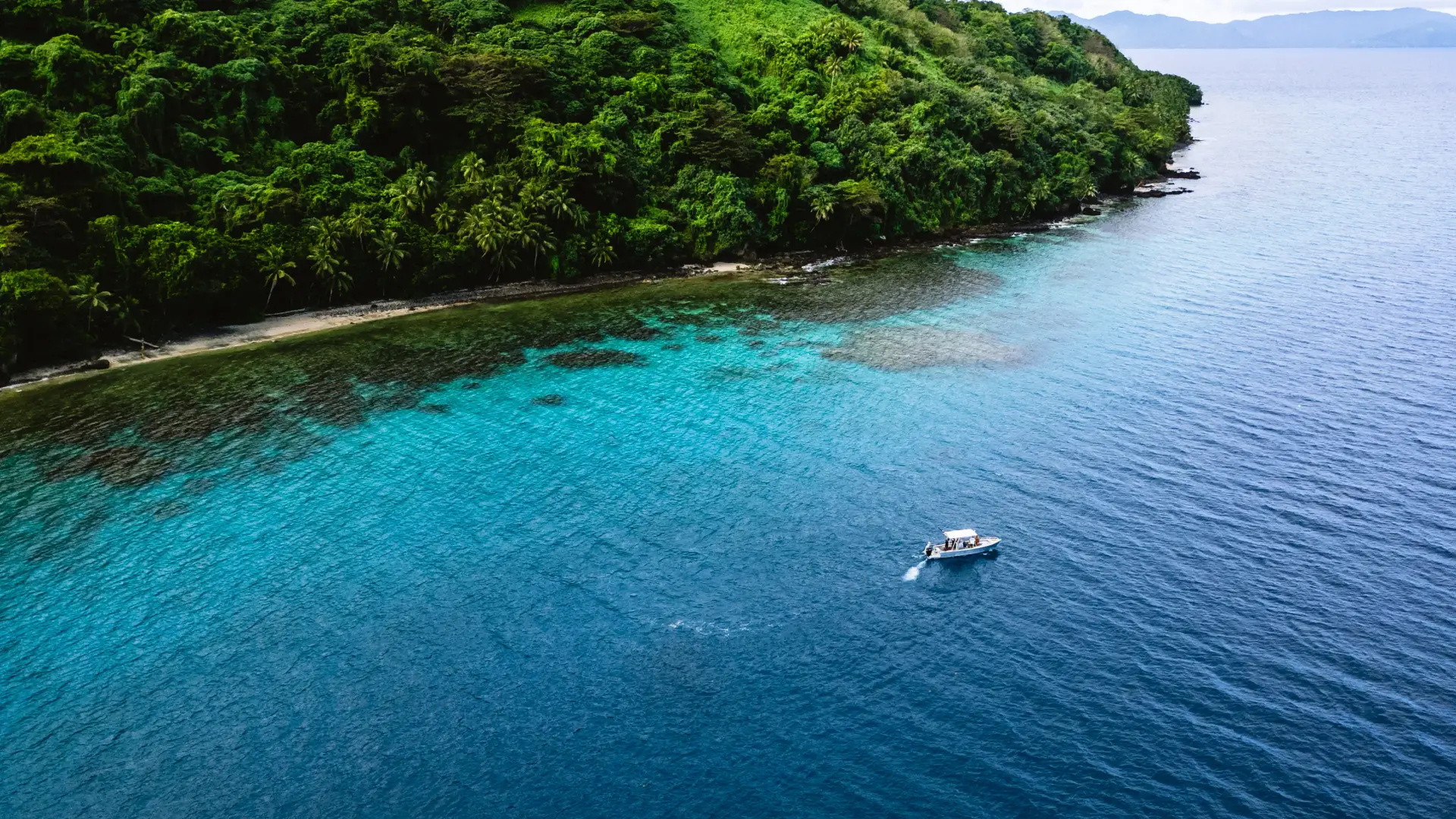 Charter cruise Coral Coast